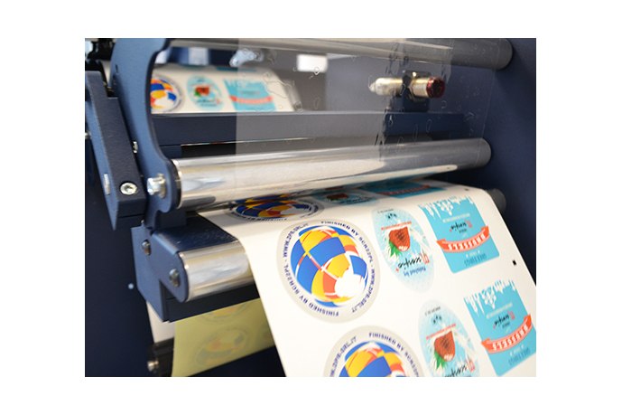 Virgo compact desktop label finishing system laminating labels